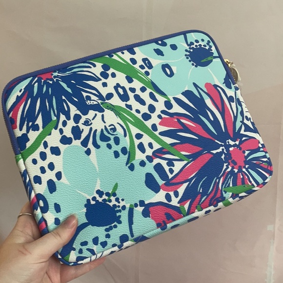 Lilly Pulitzer Tech Clutch Resort White - Picture 2 of 5